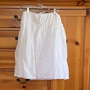 6, white skirt